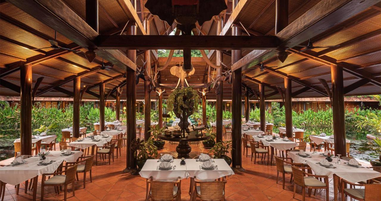 Angkor Village Hotel - Small Luxury Hotels Of The World Siem Reap Luaran gambar The interior of the restaurant