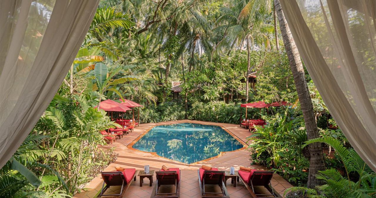 Angkor Village Hotel - Small Luxury Hotels Of The World Siem Reap Luaran gambar The pool at the hotel